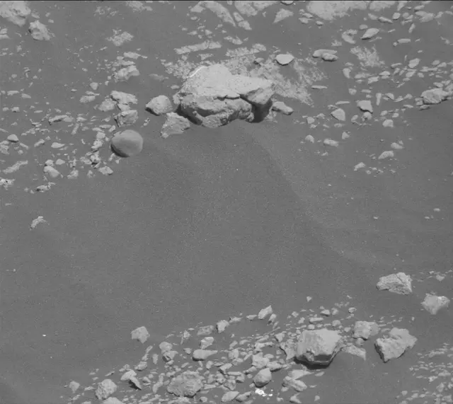 Sol 2751: Mast Camera (Mastcam)