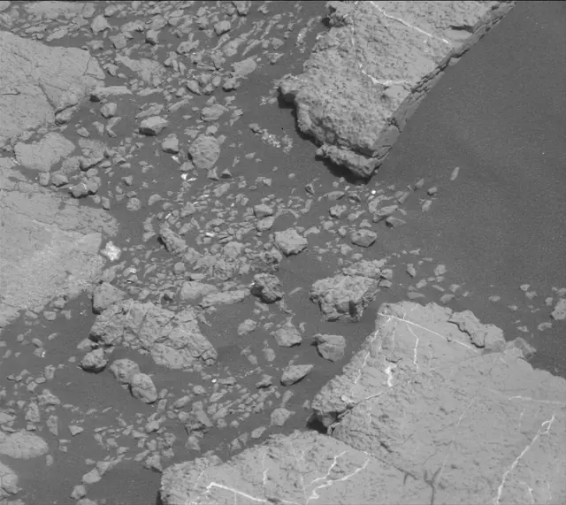 Sol 2751: Mast Camera (Mastcam)