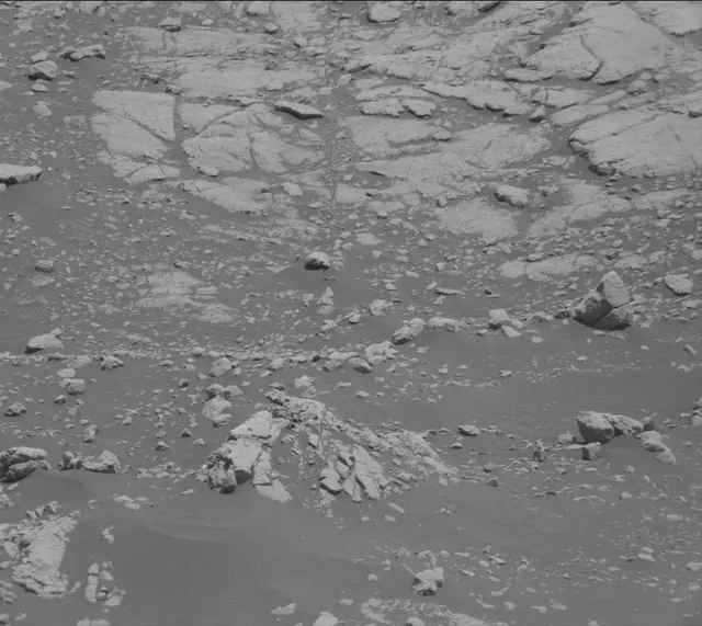 Sol 2761: Mast Camera (Mastcam)