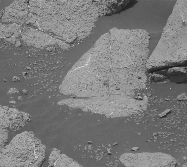 Sol 2781: Mast Camera (Mastcam)