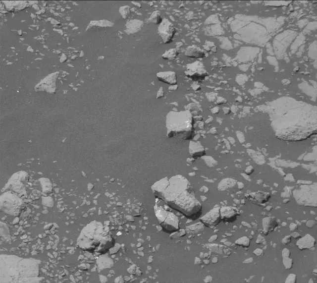 Sol 2781: Mast Camera (Mastcam)