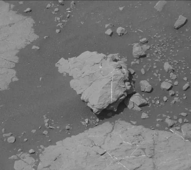 Sol 2785: Mast Camera (Mastcam)