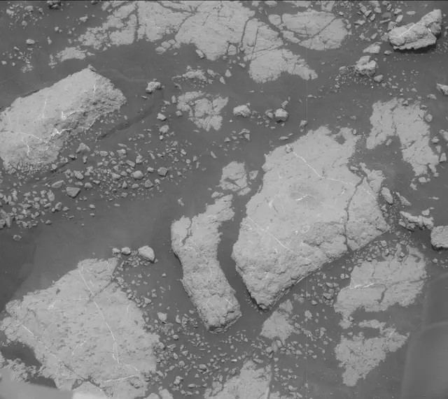 Sol 2786: Mast Camera (Mastcam)