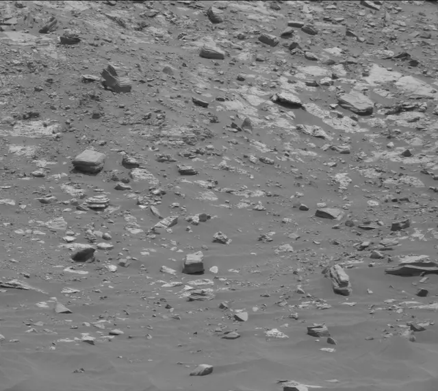 Sol 2786: Mast Camera (Mastcam)