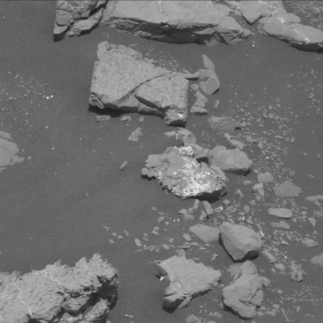 Sol 2787: Mast Camera (Mastcam)