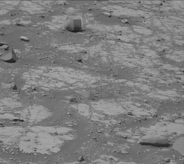 Sol 2789: Mast Camera (Mastcam)