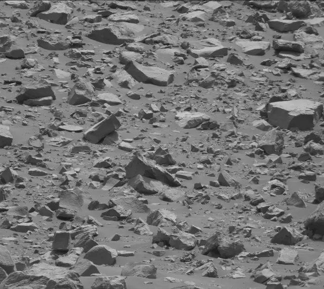 Sol 2790: Mast Camera (Mastcam)