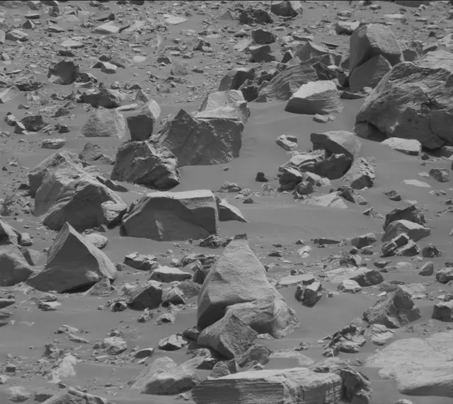 Sol 2790: Mast Camera (Mastcam)