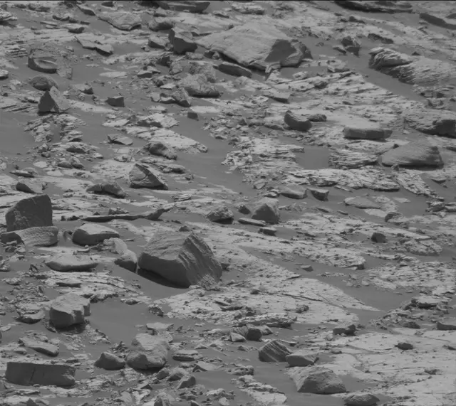 Sol 2790: Mast Camera (Mastcam)