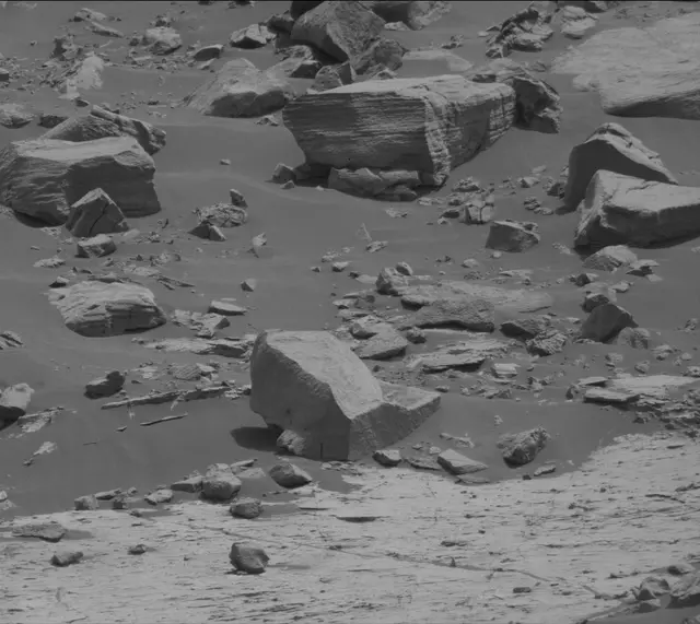 Sol 2790: Mast Camera (Mastcam)