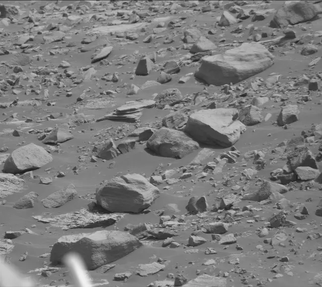 Sol 2790: Mast Camera (Mastcam)