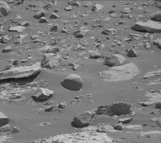 Sol 2790: Mast Camera (Mastcam)