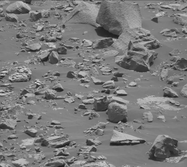 Sol 2790: Mast Camera (Mastcam)