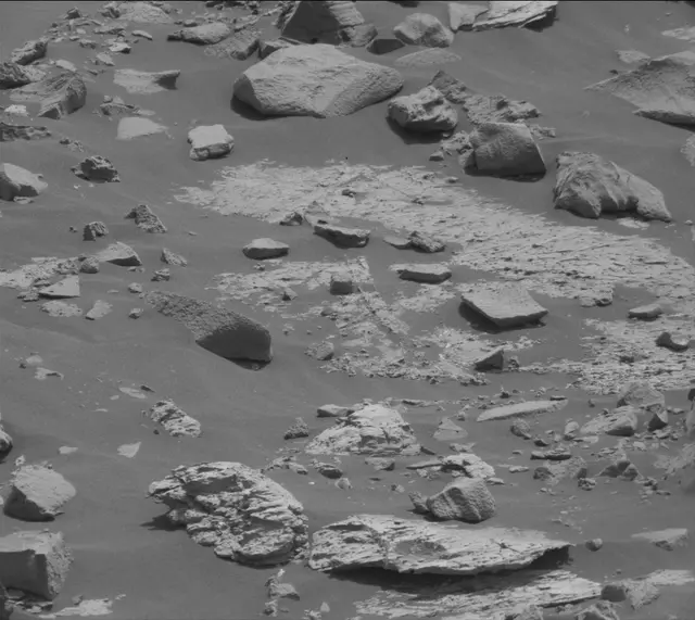 Sol 2790: Mast Camera (Mastcam)