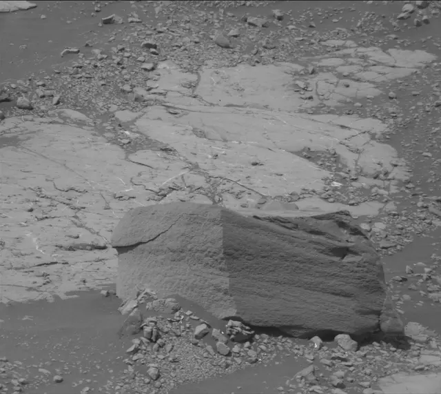 Sol 2790: Mast Camera (Mastcam)