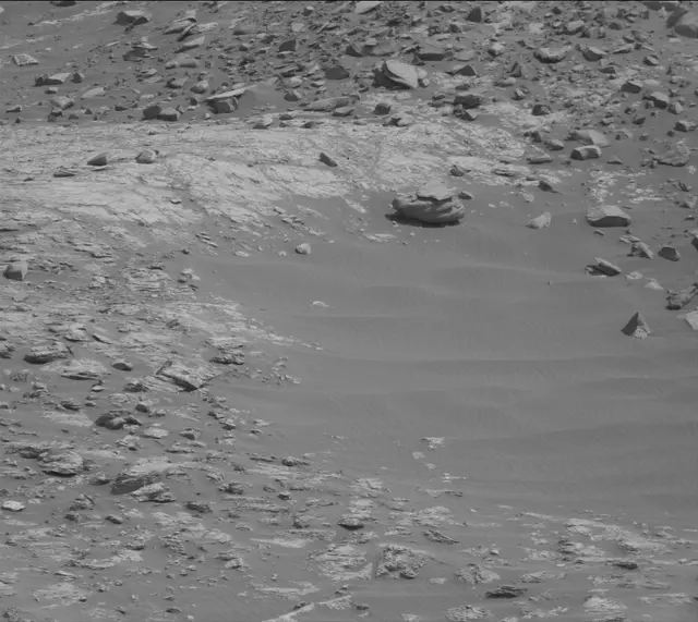 Sol 2792: Mast Camera (Mastcam)