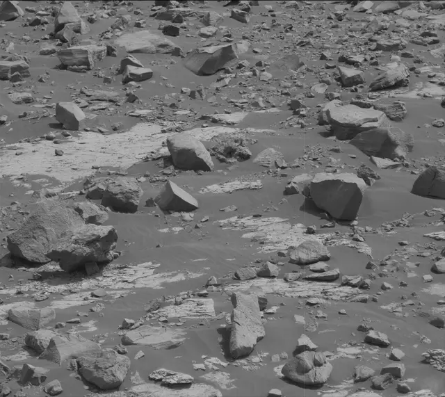 Sol 2789: Mast Camera (Mastcam)