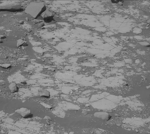 Sol 2789: Mast Camera (Mastcam)