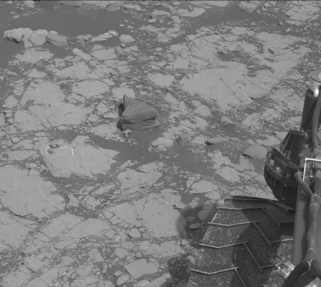 Sol 2789: Mast Camera (Mastcam)