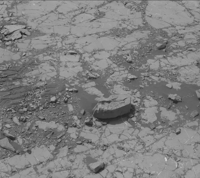 Sol 2789: Mast Camera (Mastcam)