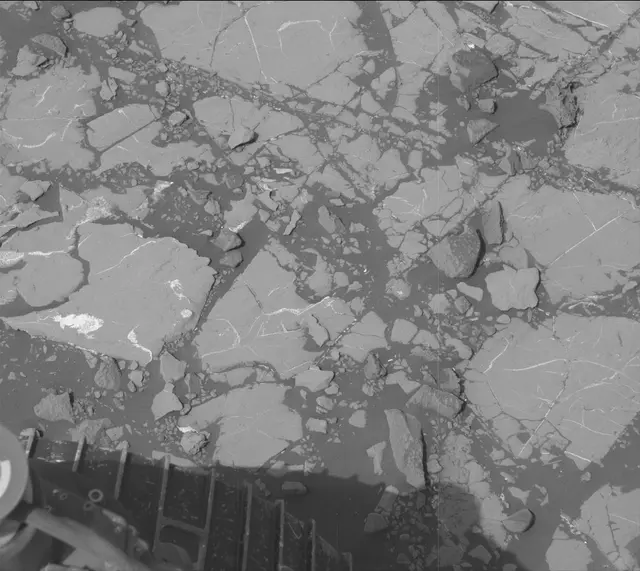 Sol 2789: Mast Camera (Mastcam)