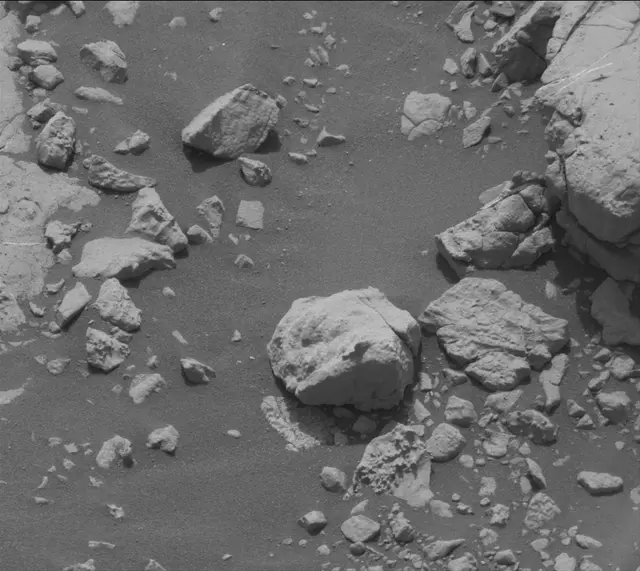 Sol 2797: Mast Camera (Mastcam)