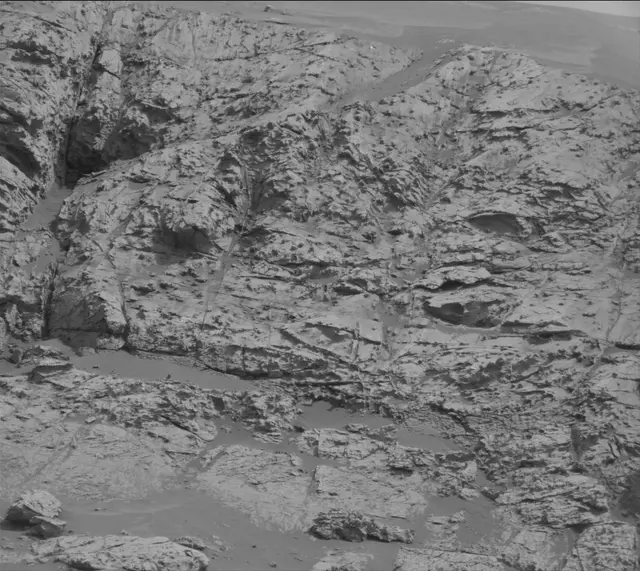 Sol 2799: Mast Camera (Mastcam)