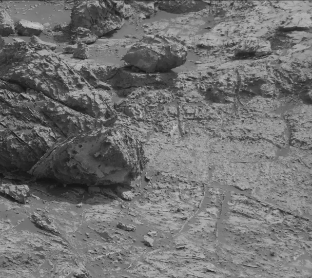 Sol 2799: Mast Camera (Mastcam)