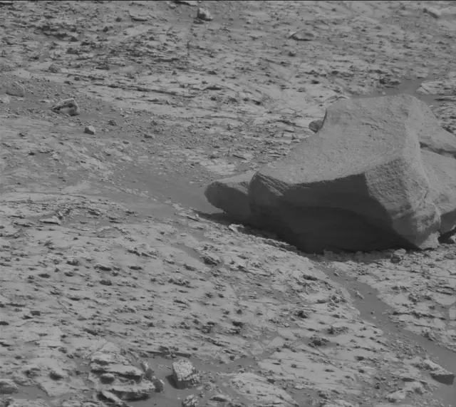 Sol 2799: Mast Camera (Mastcam)
