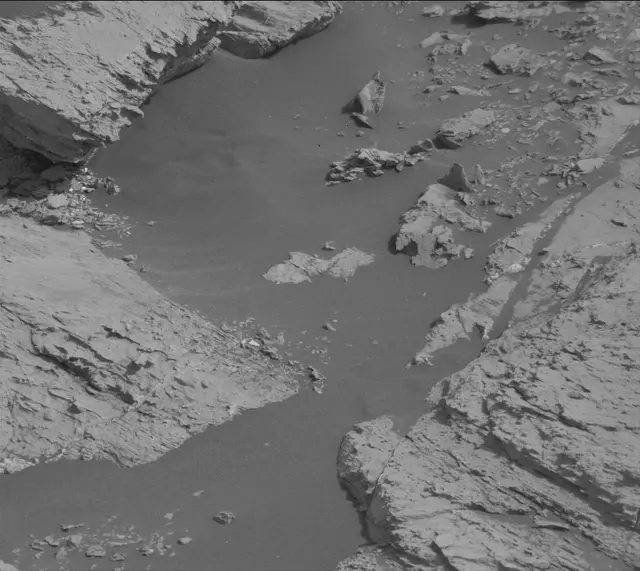 Sol 2799: Mast Camera (Mastcam)