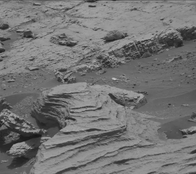 Sol 2799: Mast Camera (Mastcam)