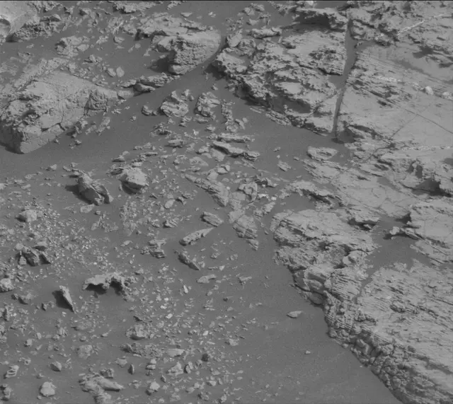 Sol 2799: Mast Camera (Mastcam)