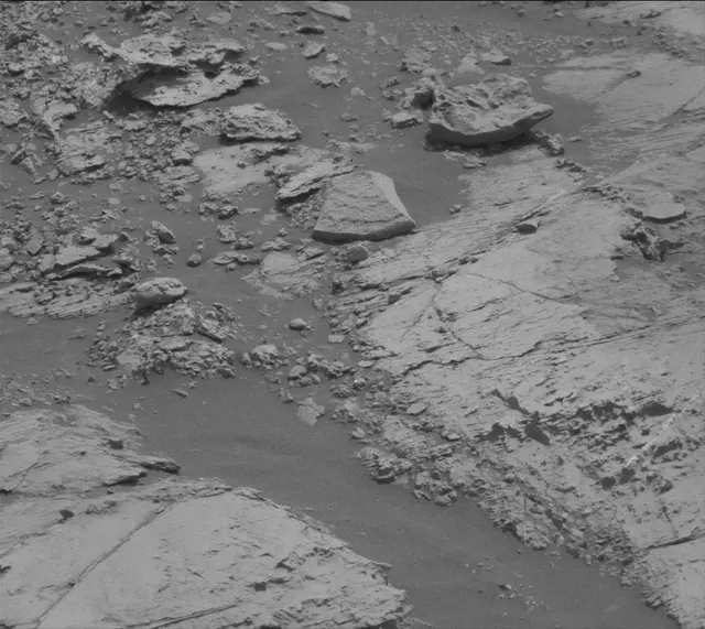 Sol 2799: Mast Camera (Mastcam)