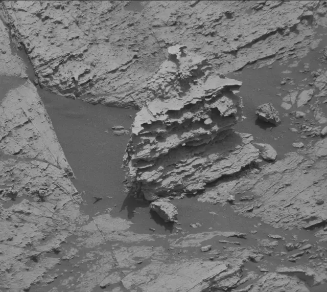 Sol 2799: Mast Camera (Mastcam)