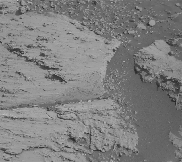 Sol 2799: Mast Camera (Mastcam)