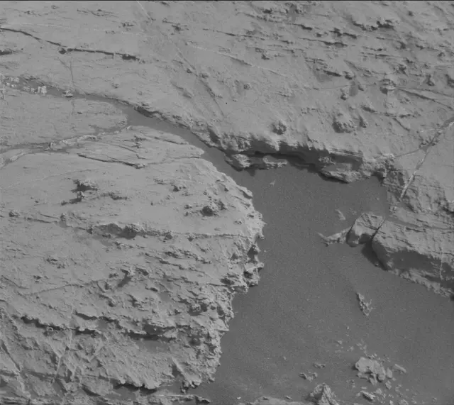 Sol 2799: Mast Camera (Mastcam)