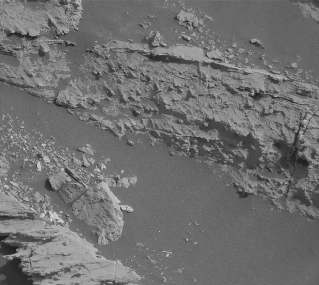 Sol 2799: Mast Camera (Mastcam)
