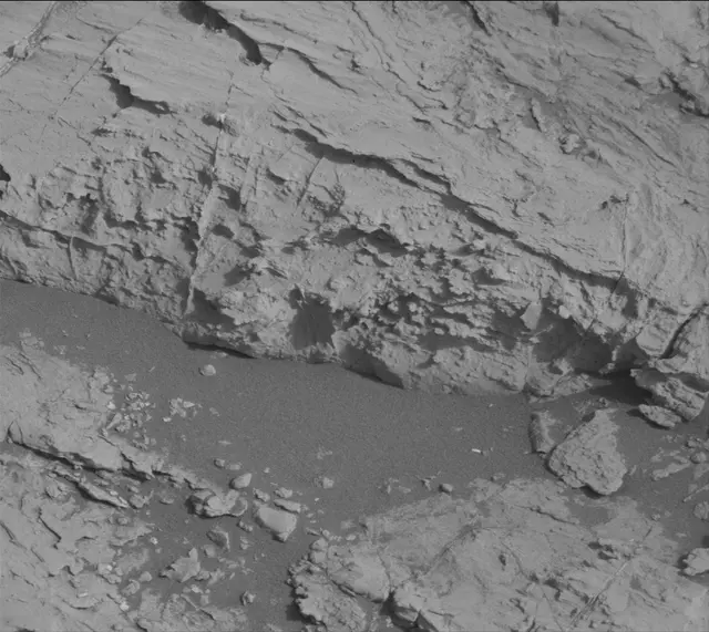 Sol 2799: Mast Camera (Mastcam)