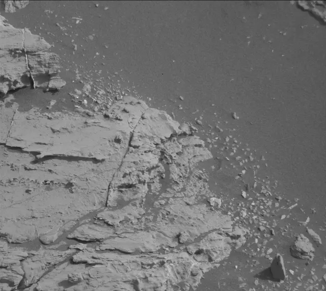 Sol 2799: Mast Camera (Mastcam)