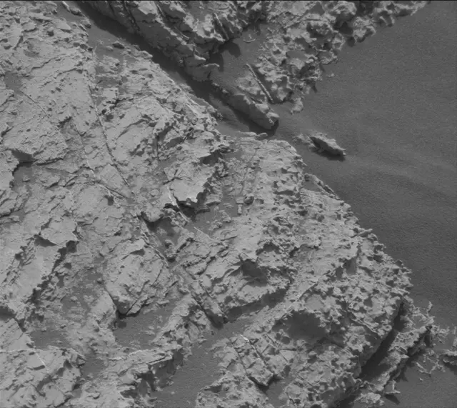 Sol 2799: Mast Camera (Mastcam)