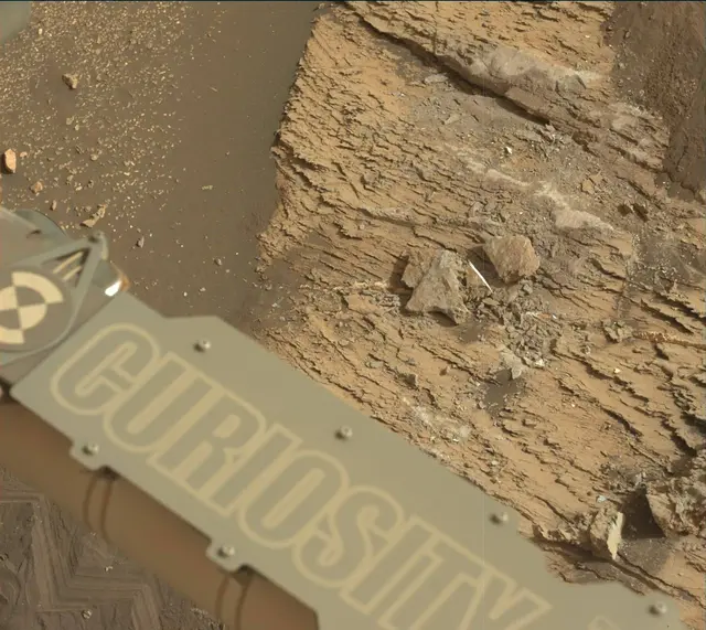 Sol 2800: Mast Camera (Mastcam)