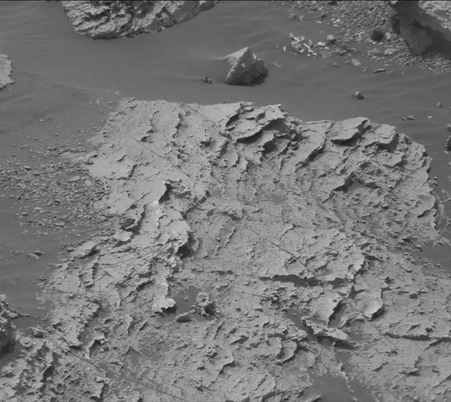 Sol 2801: Mast Camera (Mastcam)