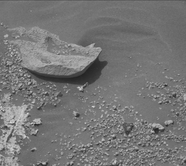Sol 2801: Mast Camera (Mastcam)