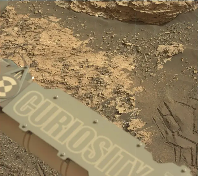 Sol 2802: Mast Camera (Mastcam)