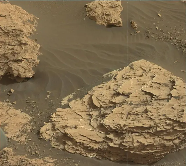 Sol 2802: Mast Camera (Mastcam)