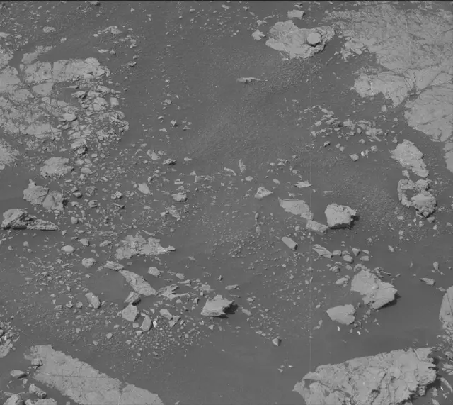 Sol 2804: Mast Camera (Mastcam)