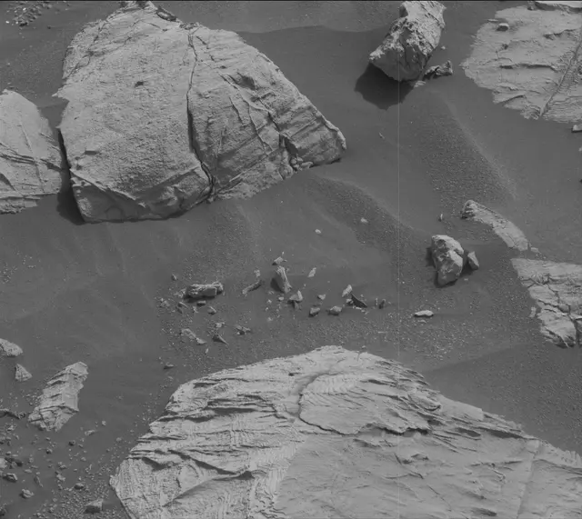 Sol 2804: Mast Camera (Mastcam)
