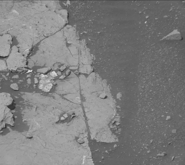 Sol 2804: Mast Camera (Mastcam)