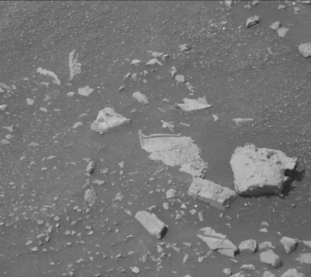 Sol 2804: Mast Camera (Mastcam)