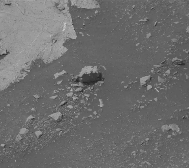 Sol 2804: Mast Camera (Mastcam)